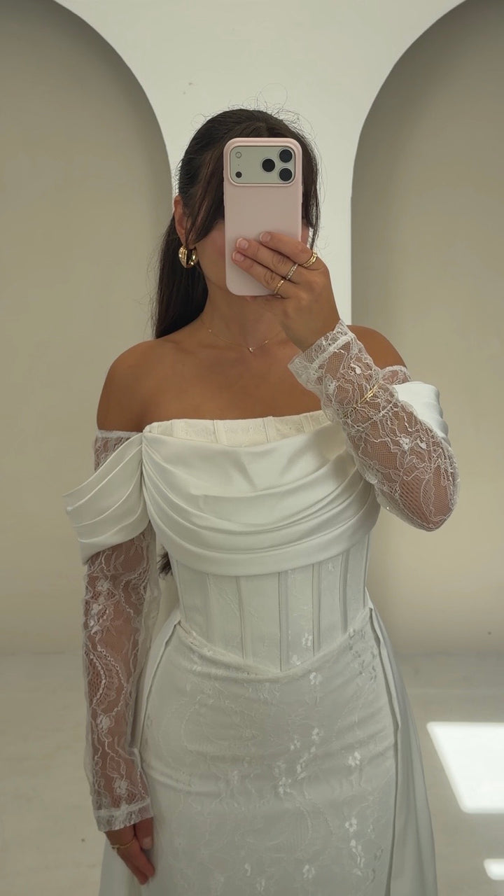 Hilaya weiss