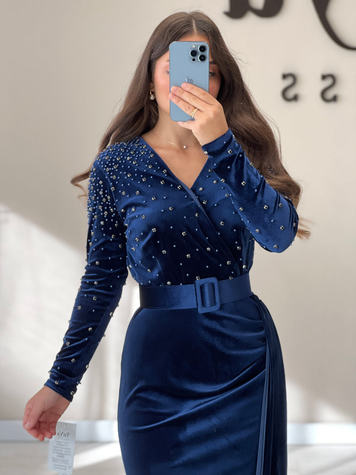 Robe bleue en velours