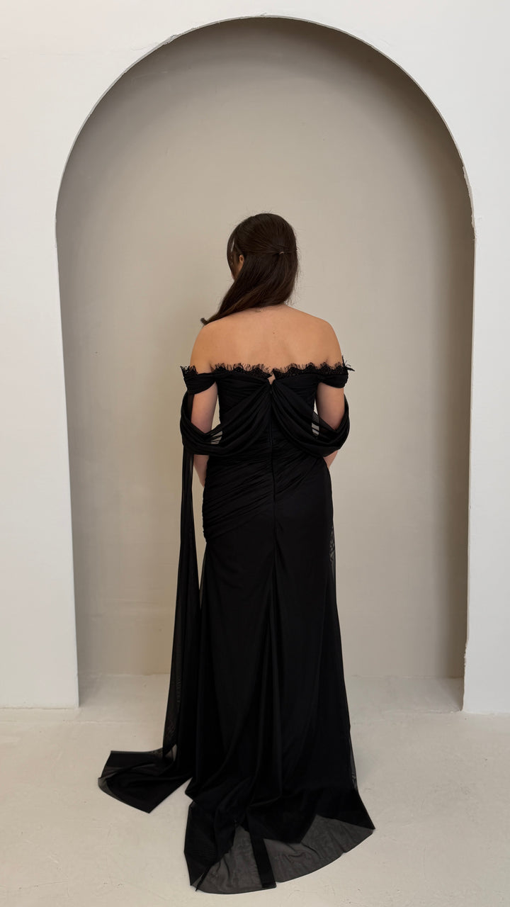 Seyra black