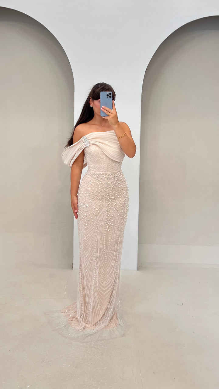 Amira Nude