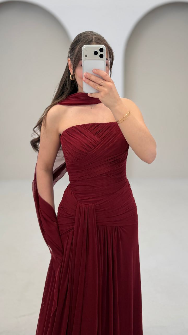 Saraa red