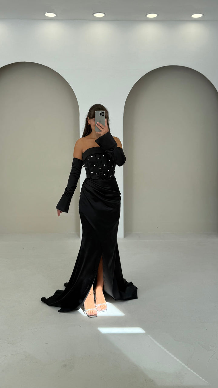 Luna Black