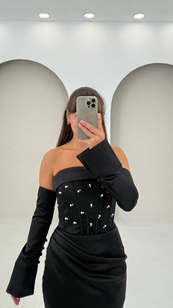 Luna Black