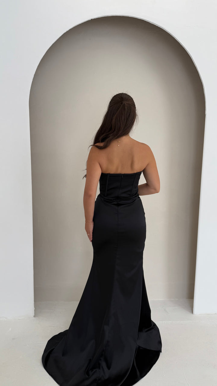 Luna Black