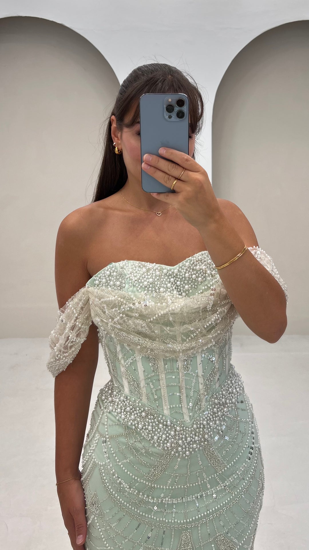 Elara Mint