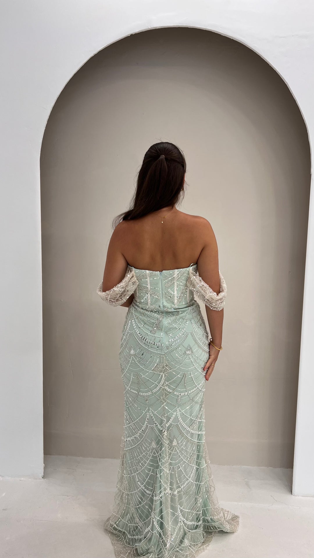 Elara Mint