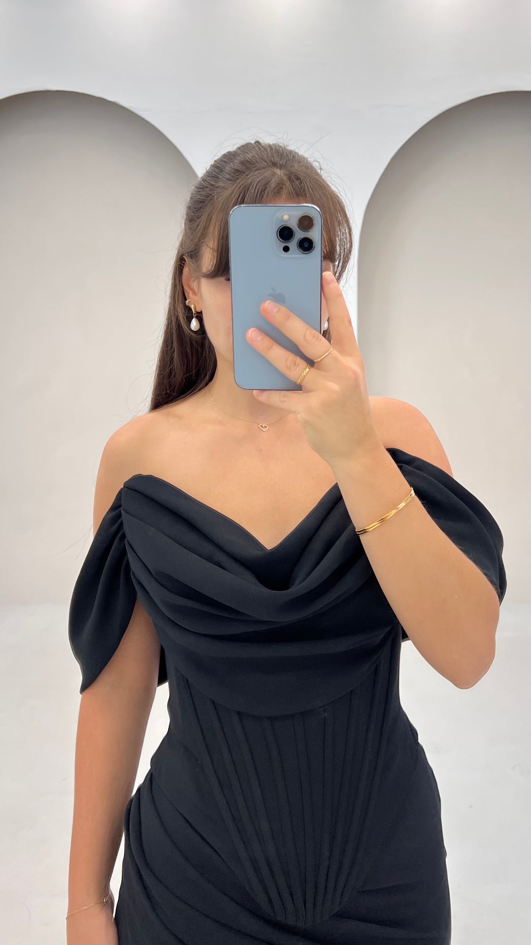 Veloura Black