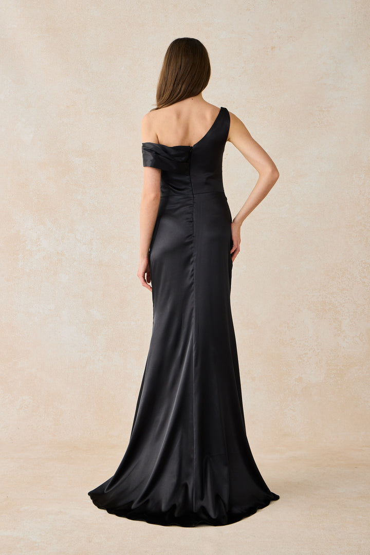 Nila Black